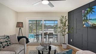 Poolside Oasis - 5
