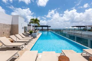 Stylish Condo w Roof Pool & Jacuzzi in Prime Playa - 0