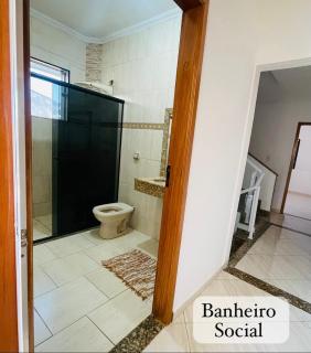 Casa Completa com Piscina 3 Quartos 2 vagas de Garagem - 1