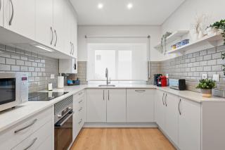 Pearl of Cascais Upscale Home with Dowtown Access - 2