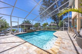 Plunge into Joy & Bayfront Magic at Seaside Escape - Villa Seabird - 0