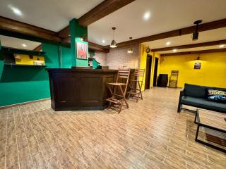 Lakefront Family House with Cinema Room, Kids Area & BBQ - 7