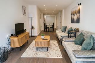 Courtyard Highstreet Retreat - Swindon - 1