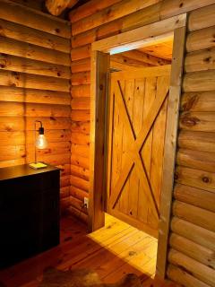 Log Cabin Retreat - 7