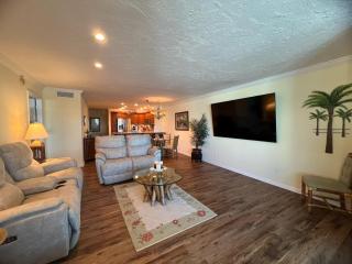 Peppertree Penthouse #803 - 6