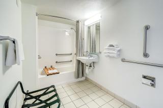 Motel 6 Thornton - 5