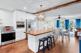 Lido Beach Retreat - 2