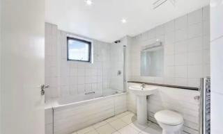 2 Bedroom Flat in Battersea - 2