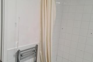 Shared Apartment Sleeps 2 - Parking On Site - 1