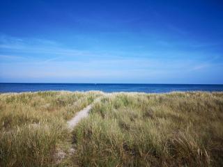 Bright Cottage by the Lagoon-By Traum - 1