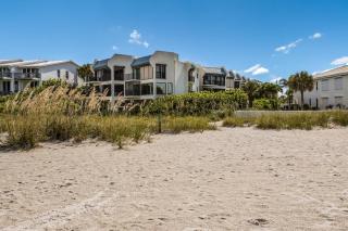 The Twins Hideaway at Sun Plaza West - 0