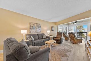 The Twins Hideaway at Sun Plaza West - 9