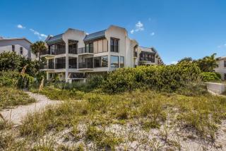 The Twins Hideaway at Sun Plaza West - 3