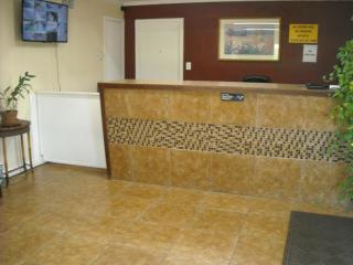 Bastrop Inn - 1