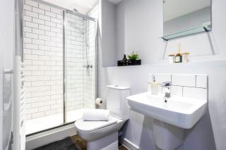 Central Birmingham Apartment 2 Bedrooms, 2 Bathrooms, Stylish Stay - 7