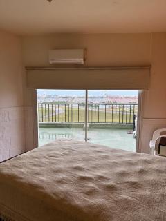 Departamento frente al mar, con terraza propia - 0