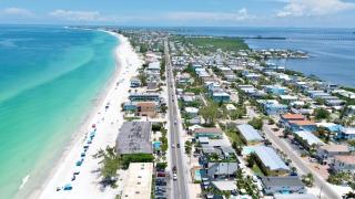 Beach Sunrise Villa - 9