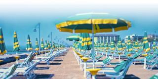 Colorful flat by the beach - 2