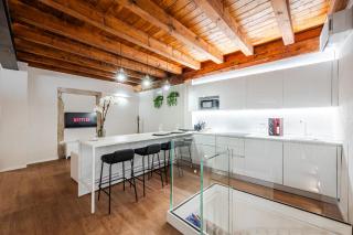 Aria Arena Duplex Suite - up to 8 pax - 8