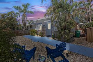 Twin Dolphins Cottage - 0