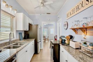 Twin Dolphins Cottage - 7