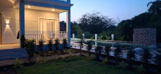 Shalom Maple Leaf Villa - 1