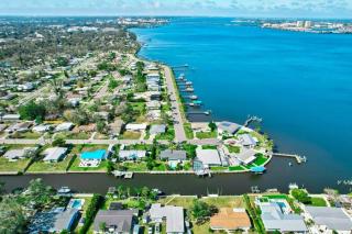 River House Retreat - 9