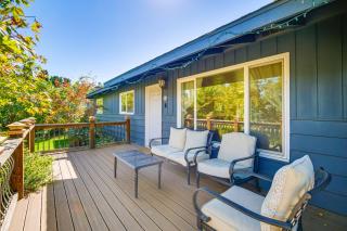 Walk to Rogue X Medford Family Home with Large Yard - 0