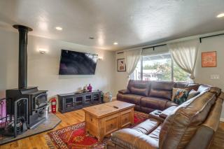 Walk to Rogue X Medford Family Home with Large Yard - 8