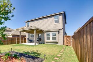 Yard and Office Spacious Family Home in Forney - 9