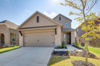 Yard and Office Spacious Family Home in Forney - 0