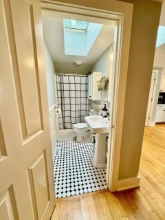 NEW- Entire House- In-Unit Laundry- Queen Beds- - 1