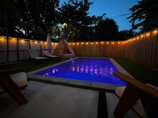 Modern Design District Wynwood TH wHeated Pool - 2