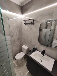 luxury apartment in the center of Livadia - 8