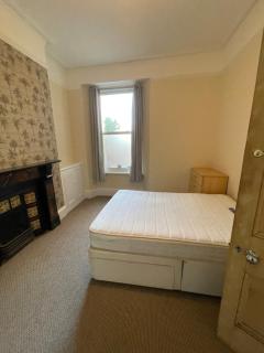 6 Bedroom PLYMOUTH - 1