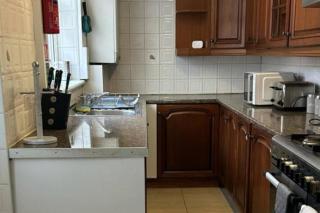 2-Bed - Sleeps 6 - Free Parking - 4