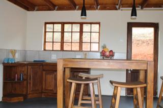 Oppiberg Cottage with River View - 3