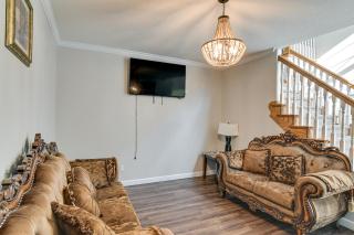 Des Moines Suburb Stay with Spacious Layout and Deck! - 1