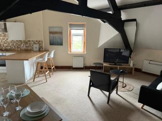 AA Two Bed Executive Stays - 8