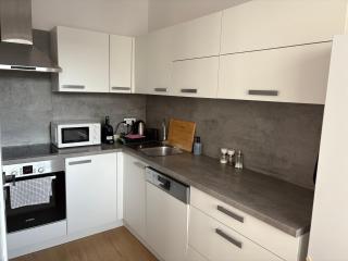 The white Nest Apartment near City Center - 2