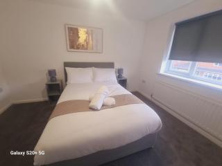 Modern 3 bed House - 6