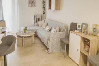 Theano's Cozy & Quiet Lux Central Flat - Wifi & full Amenities - 2