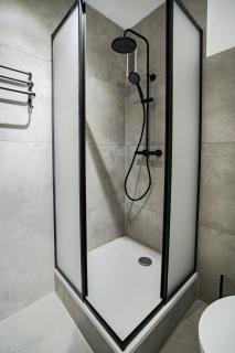 2 BR Apartment - ZENTRAL - KÜCHE - BALKON - WIFI - NETFLIX - BUSINESS - KAFFE - PARKHAUS - 8