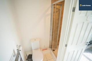 LongTerm Stays - NR HeathrowWindsorCastle - Sleeps 6 - wParking - 1