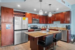 Resort-Style Lake-View Condo, 5 Pools, Hot Tubs, Walk to Beach - 3