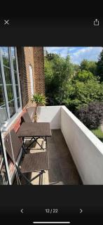 A Beautifully furnished & Spacious 3 bedroom apartment with attached En-suite located within the prestigious London area of Hampstead in West London - 6