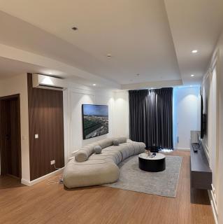 Luxe waterside Apartment - 0