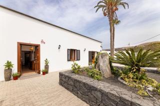 Refugio del Volcán by Tropical Host - 0