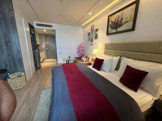 Premium AIPL joy street stays in Gurugram - 1