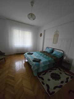 Ap12A PIATA ROMANA - Bucarest - 2